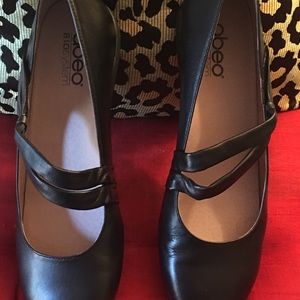 Abeo Neutral Footbed Maryjane Shoe